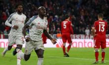 Sadio Mane rayakan gol yang dicetaknya ke gawan Munchen