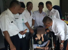 ZA, bocah berusia 10 tahun yang telah 3 tahun belakangan ini dipasung orangtuanya. Saat ini, ZA telah dipindahkan ke rumah singgah supaya mendapat perawatan yang maksimal. Foto: int 
