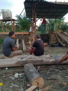 Proses penyulingan serai wangi di Teratak Air Hitam/zar