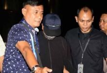 Ketum PPP, Romahurmuziy saat digelandang ke KPK (Foto: int)