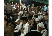 Derry Sulaiman dampingi Ustaz Abdul Somad di kampung halaman (foto/instagram) 