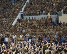 Para perangkat desa se-Tanah Air saat berkumpul di Gelora Bung Karno, Januari lalu. Foto: int 