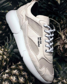 Inilah sepatu olahraga cantik yang dibuat dari daun nanas.  Foto; int 