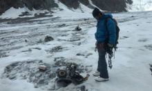 Benda-benda mulai bermunculan saat es di Everest meleleh, termasuk mayat pendaki. Foto: int 