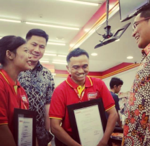 Muhamad Rokhyan merupakan salah seorang penyandang disabilitas yang bekerja pada Warehouse Alfamart/nof