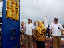 Wakil Bupati Natuna dan Kepala SKK Migas Sumbagut meresmikan fasilitas pantai kencana 