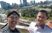Permadi alias Abu Janda bersama Denny Siregar di Australia (foto/twitter)