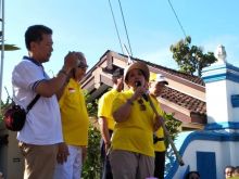 Titik Soeharto melepas acara jalan sehat