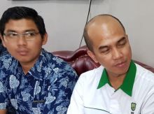 Dr Surizki Febrianto, Wakil Dekan I  dan Dr Admiral, Dekan Fak. Hukum UIR