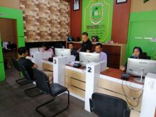 Pelayanan administrasi kependudukan di Disdukcapil tetap buka saat hari libur nasional,  Rabu (3/4/2019) /mad