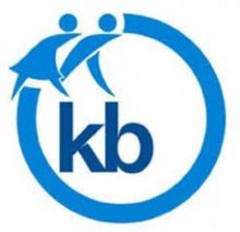  Pengelola Gudang Alakon, Susanti menunjukkan stok produk Alakon yang siap didistribusikan ke Puskesmas/mad