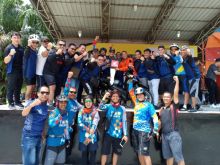 Peserta ABG Gowes saat foto bersama pada acara Anniversaride 1st ABG