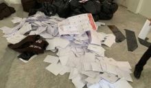 Surat suara yang sudah tercoblos di Selangor, Malaysia 