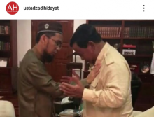 Positngan yang diunggah Ustaz Adi Hidayat saat mendoakan capres 02 Prabowo Subianto
