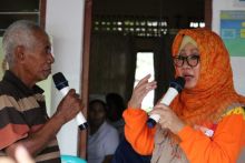 Mbak Tutut dan warga peserta operasi katarak