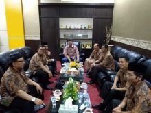 Ketua DPRD Kuansing, Andi Putra, SH. MH saat menerima kunjungan dari Forum Perbauran Kebangsaan (FPK) Kuansing/zar