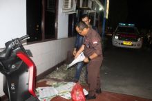 Bawaslu Riau temukan bahan kampanye di kampanye di Kampar