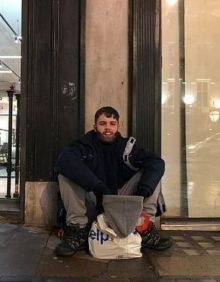 Kieren, miliuner London saat mencoba hidup sebagai gelandangan. Foto: int 