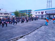  92 CPNS peserta LPj melaksanakan senam setiap pagi di halaman Kantor Camat Tebingtinggi/mad