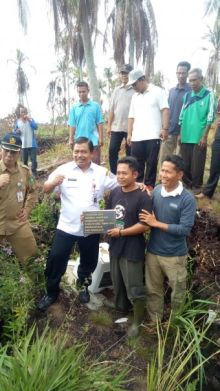 Suhajar Diantoro dalam melaksanakan peninjauan Pilar Titik Referensi (PTR) 186A /hari