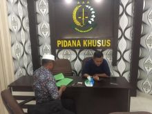Mantan Kadishub Bengkalis resmi ditahan/hari