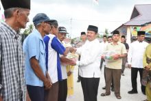 Bupati Bengkalis Amril Mukminin secara resmi membuka Pasar Murah Ramadhan di Kecamatan Bantan/hari