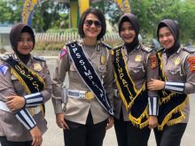 Inilah sosok cantik Polwan Polres Kampar saat menggelar sosialisasi operasi simpatik 2019.