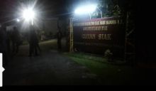 Aparat berjaga-jaga di depan Rutan Siak/lin