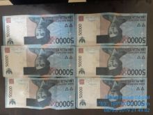 Uang palsu yang diedarkan dua pelaku/hari