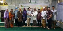 Buka bersama Eka Hospital Pekanbaru dengan warga RW 12, Kelurahan Tangkerang Barat, Kecamatan Marpoyan Damai di Masjid Al-Iman