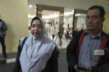 Cathy Ahadianty didampingi kuasa hukum mengaku identitas pelapor tidak tercantum dalam surat penangkapan terhadap suaminya. Laporan itulah yang menyeret suaminya Mustofa harus diproses secara hukum. Foto: int 
