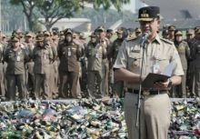 Anies Baswedan Musnahkan Miras Sitaan, netizen berikan apresiasi (foto/int)