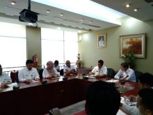 Guru honorer saat bertemu dengan Gubernur Riau, Syamsuar