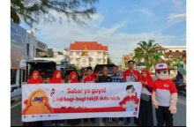 JNE Pekanbaru bagi-bagi takjil di Cabang Bagan Siapi-api sekaligus buka bersama anak yatim (foto/istimewa)