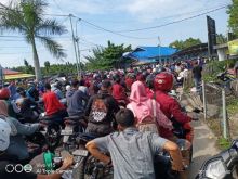 Pelabuhan Roro Desa Air Putih tujuan Sui. Selari (Pakning), Kecamatan Bengkalis membludak /hari