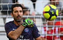 Gianluigi Buffon dikabarkan menolak perpanjangan kontrak bersama PSG. Foto: int 