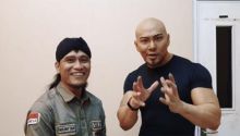 Dibimbing Gus Miftah, Deddy Corbuzier baca dua kalimat syahadat dan resmi jadi mualaf (foto/int)