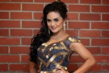 Krisdayanti tetap cantik meski usianya sudah menginjak kepala 4. Foto: int 