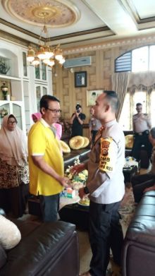 Kapolres Kuansing AKBP Muhammad Mustoffa bersama jajaran, menggelar AnjangSana dengan H Sukarmis/zar
