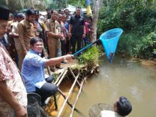 Ketua DPRD Kuansing saat menghadiri  dan membuka Tradisi Marawang di Desa Sikijang, Kecamatan Logas Tanah Darat/zae