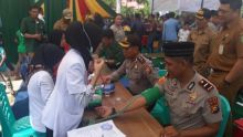 Polres Siak menggelar kegiatan bakti kesehatan, berupa donor darah dan sunatan massal di Mapolsek Koto Gasib. /lin