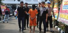 Gujil (23), tukang bubur pelaku pembunuhan FAN (7) ditangkap polisi/ foto:pojoksatu