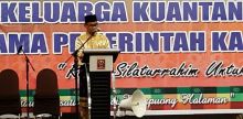 Bupati H. Mursini menyampaikan sambutan saat menghadiri halal bihalal IKKS/zar