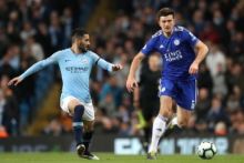 Harry Maquire (kanan). 