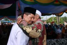 Bupati Siak H Alfedri saat melepas JCH/lin