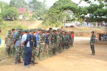 Apel anggota satgas Tentara Manunggal Masuk Desa (TMMD) ke 105 Kodim 0313/KPR dilokasi Desa Balung, Kabupaten Kampar yang dipimpin oleh Pasiter Kodim 0313/KPR, Kapten Arm Alza Septandi