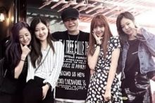 Mantan CEO YG Entertainment Yang Hyun Suk bersama member Blackpink (foto/int)