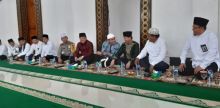 Wabup Kuansing H. Halim (lima dari kanan) pada acara pelepasan JCH Kuansing/zar