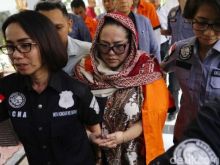 Komedian Nunung yang harus berurusan dengan hukum karena terjerat kasus narkoba. Foto: int 