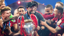Juergen Klopp merayakan gelar Juara Liga Champions musim lalu bersama punggawa The Reds. Foto: int  